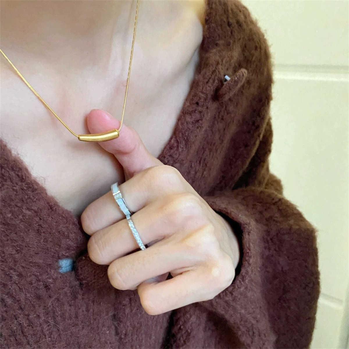 Double-Layer Necklace 2024 New Women's Sweater Chain Accessible Luxury Niche Design High-End Non-Fading Clavicle Chain Accessories