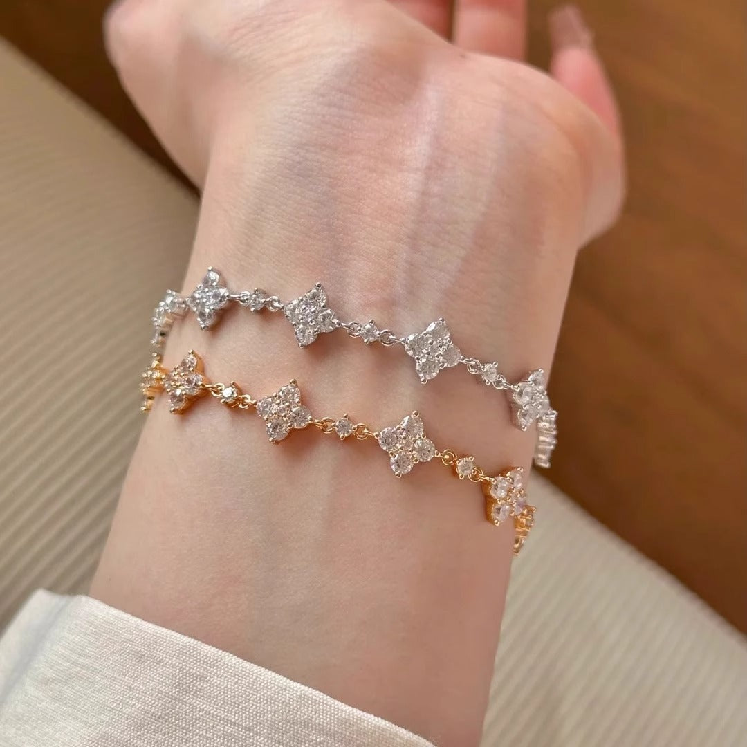 Broken Diamond Four-Leaf Clover Bracelet for Women, Light Luxury and Exquisite Jewelry, Super Flash Zircon Flower Bracelet, Versatile Design Accessories