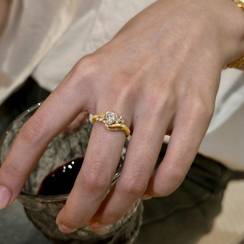 Yinxi 2025 New Light Luxury Ancient Brushed Heart Diamond Ring Niche Design Wave Starry Moon High