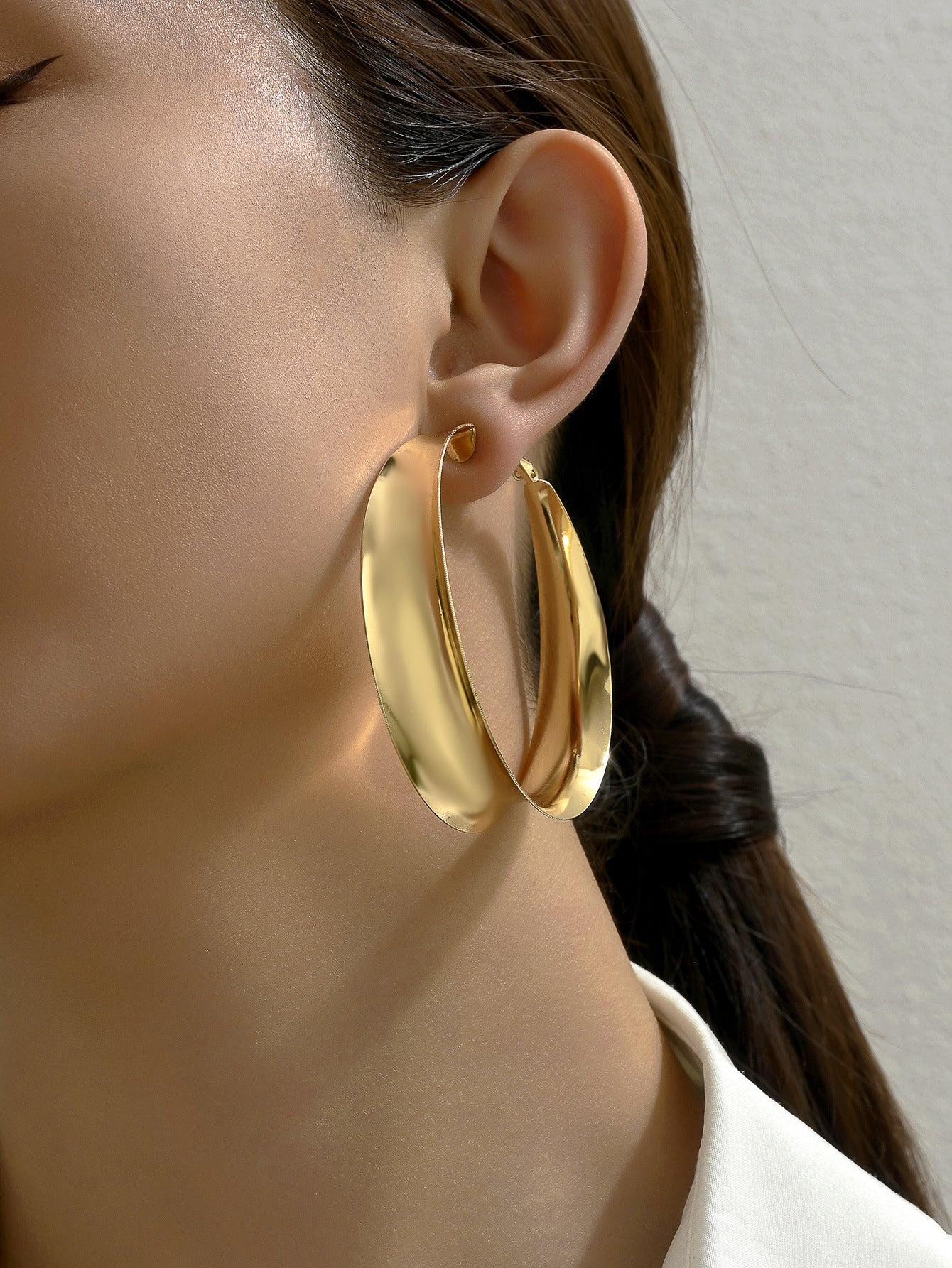 European and American simple personality exaggerated smooth earring temperament metal geometric fashion earrings high-end luxury earrings