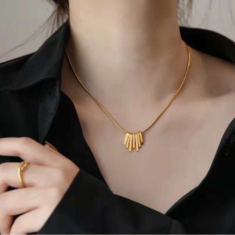 Double-Layer Necklace 2024 New Women's Sweater Chain Accessible Luxury Niche Design High-End Non-Fading Clavicle Chain Accessories