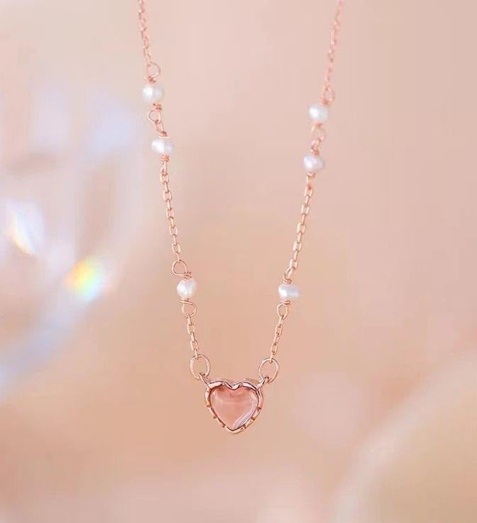 Pearl Love Necklace Women's Casual Niche Design Light Luxury High-end Clavicle Chain Gentle Necklace Accessories