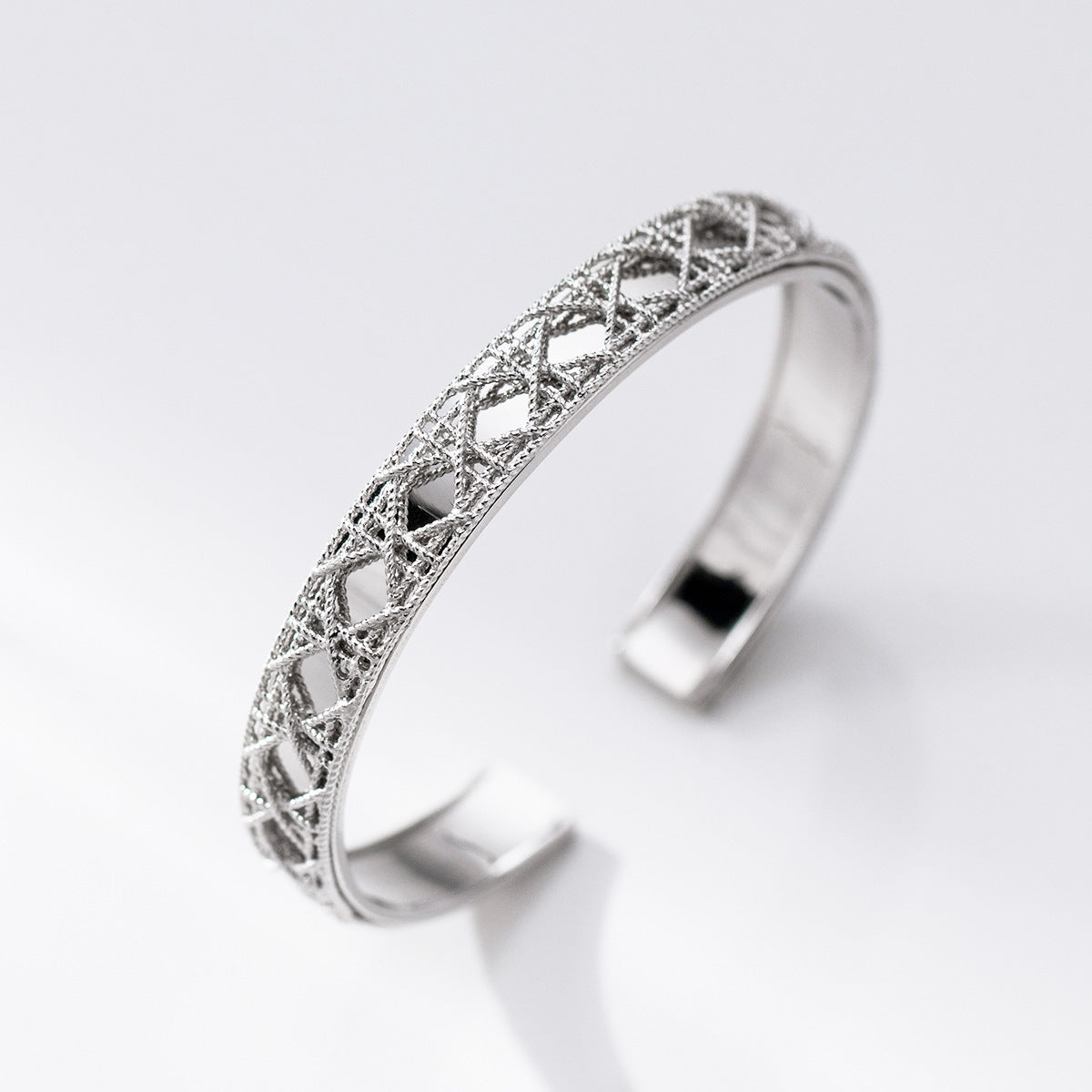 Light Luxury Rattan Glow Bracelet Women's Niche Design Sense Woven Distinctive All-match Hollow Bracelet Ins Style Accessories