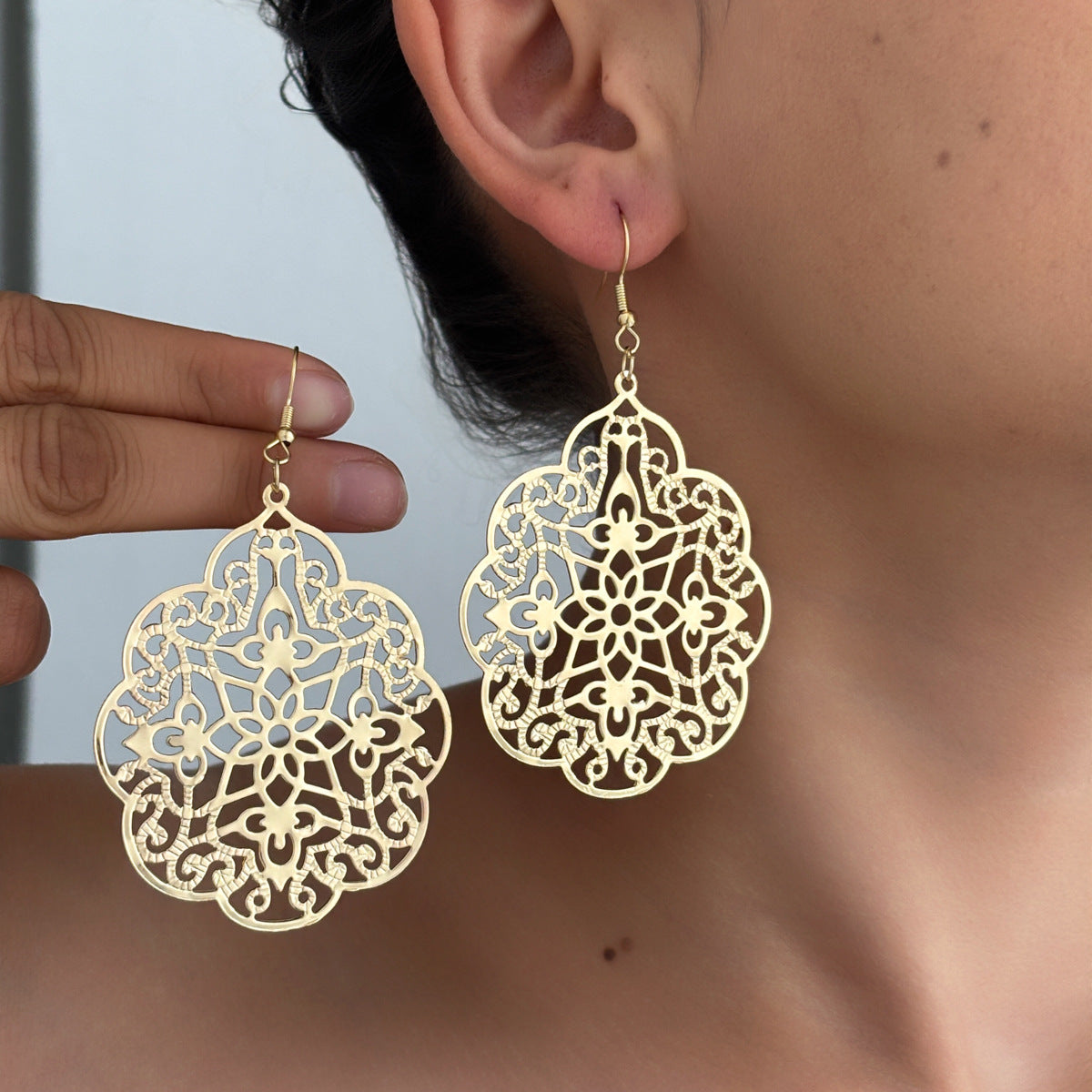 A Pair of Retro Geometric Hollow-Out Boho Earrings for Women Daily Wear