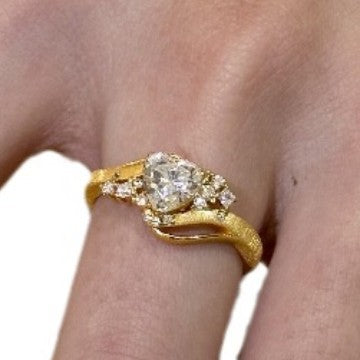 Yinxi 2025 New Light Luxury Ancient Brushed Heart Diamond Ring Niche Design Wave Starry Moon High