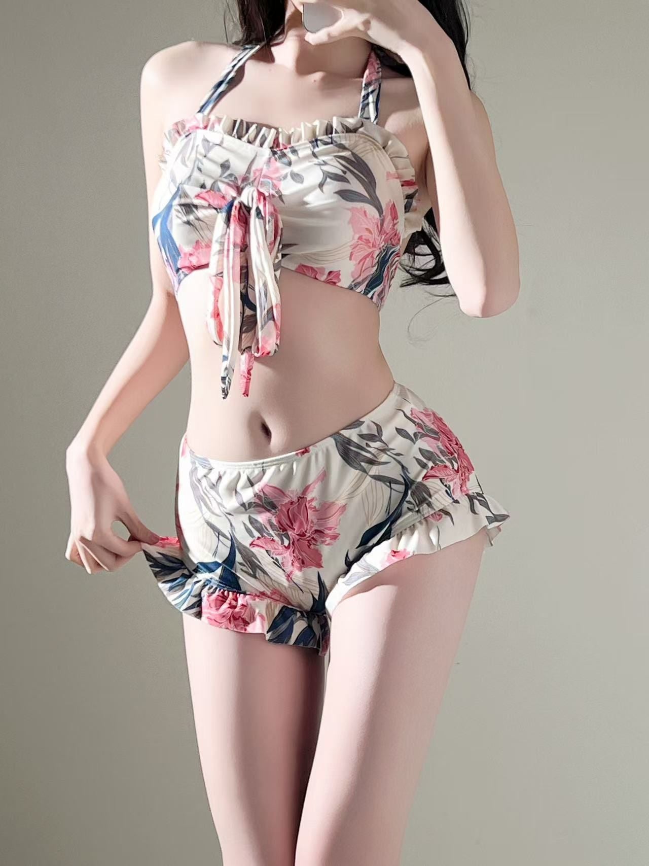 2025 New Bikini Split Sexy Hot Spring Internet Popular Vacation Swimwear Women's High-end Swimwear
