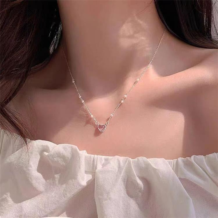 Pearl Love Necklace Women's Casual Niche Design Light Luxury High-end Clavicle Chain Gentle Necklace Accessories