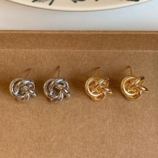 Dumb Golden Earrings Light Luxury High-end Atmospheric 2025 New Explosive Earrings Design Niche Unique Earrings for Women