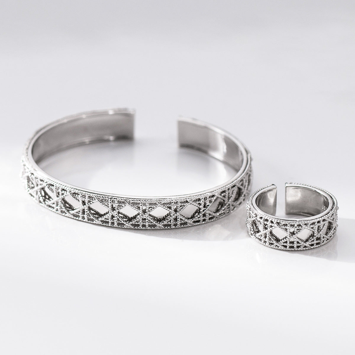 Light Luxury Rattan Glow Bracelet Women's Niche Design Sense Woven Distinctive All-match Hollow Bracelet Ins Style Accessories