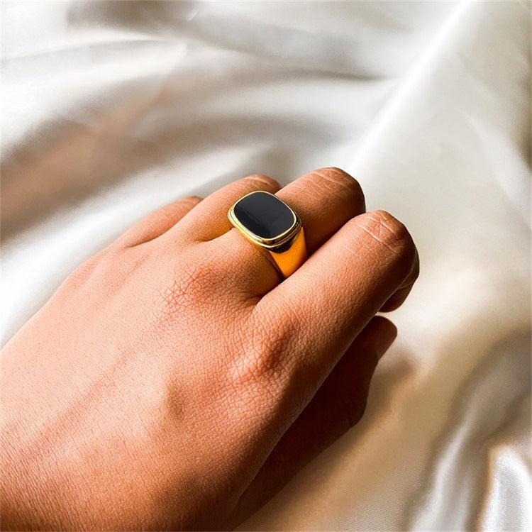 Niche Design Square White Mother-Of-Pearl Ring, Light Luxury Gold-Plated Index Finger Ring, Versatile and High-End Ring for Women