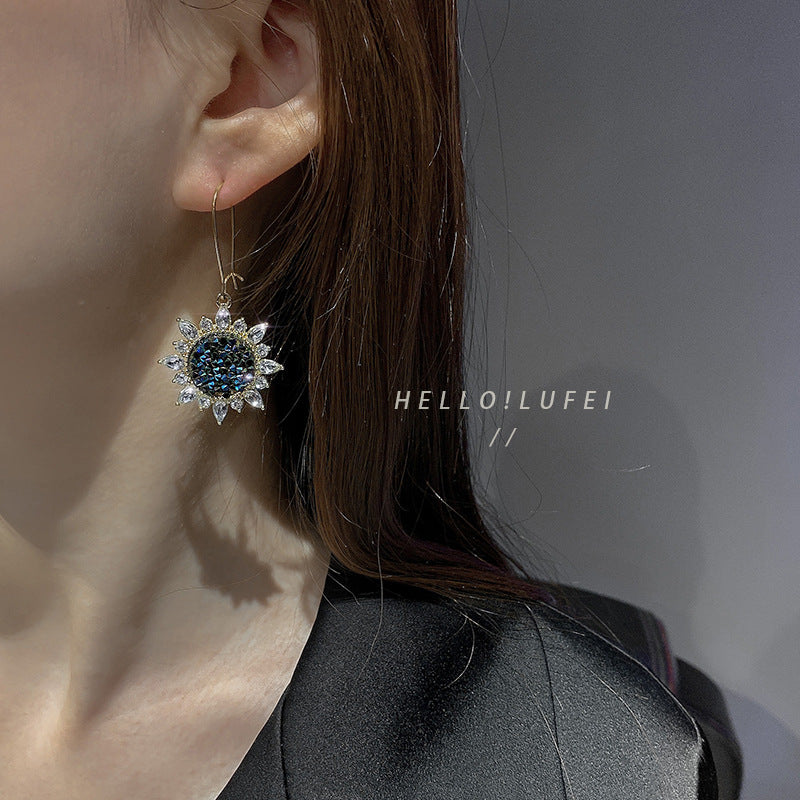 Autumn and Winter Earrings Korean Style Zircon Full Diamond Sunflower Hoop Earrings Design Trendy Internet Celebrity Earrings for Women Sparkling Diamond Circle