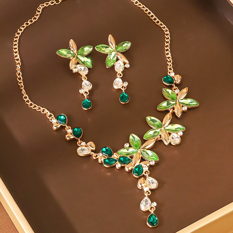 New Cross-border Exaggerated Retro Necklace suit Women Luxury Crystal Banquet Dress Accessories Collarbone Chain Factory Direct Sale