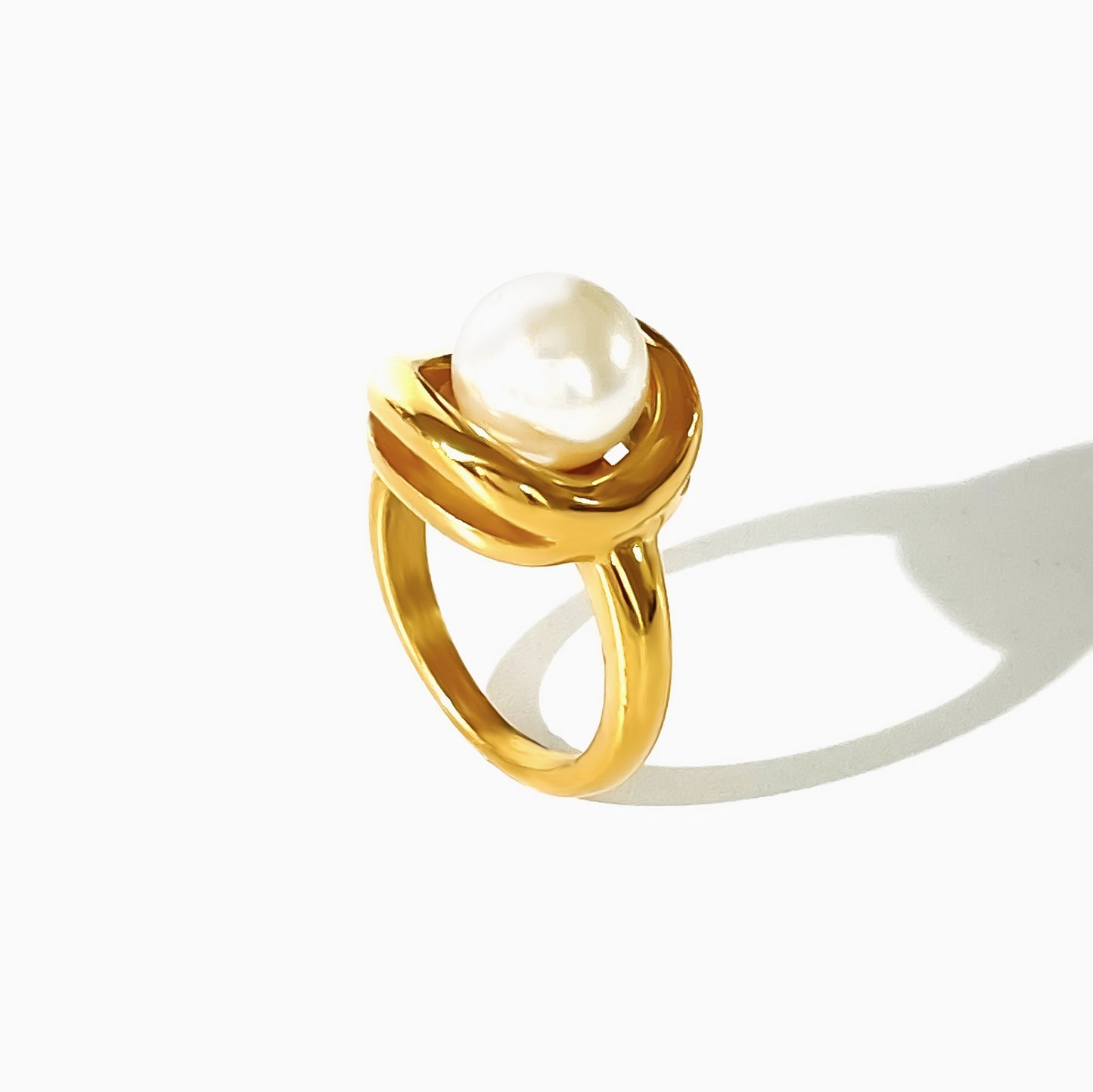 Cross-border new style light luxury fashion titanium steel inlaid pearl 18K gold Waterproof high texture elegant all-match women's ring