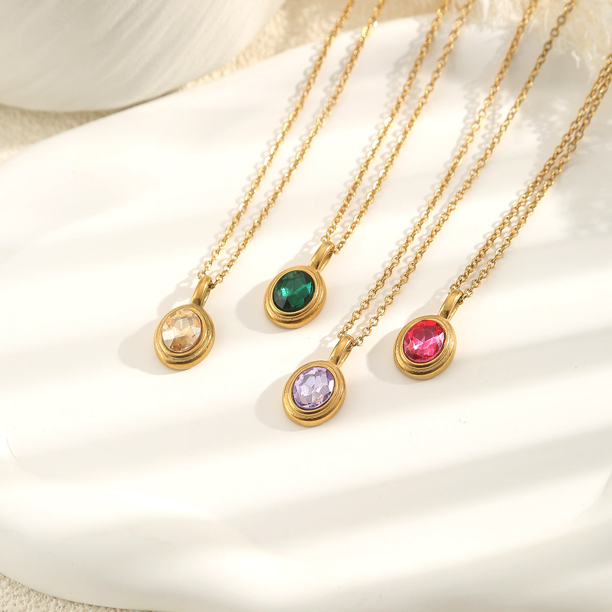 Stainless Steel French Style Ins Style Retro Oval Gem Necklace Women's Titanium Steel Light Luxury Niche Design Clavicle Chain
