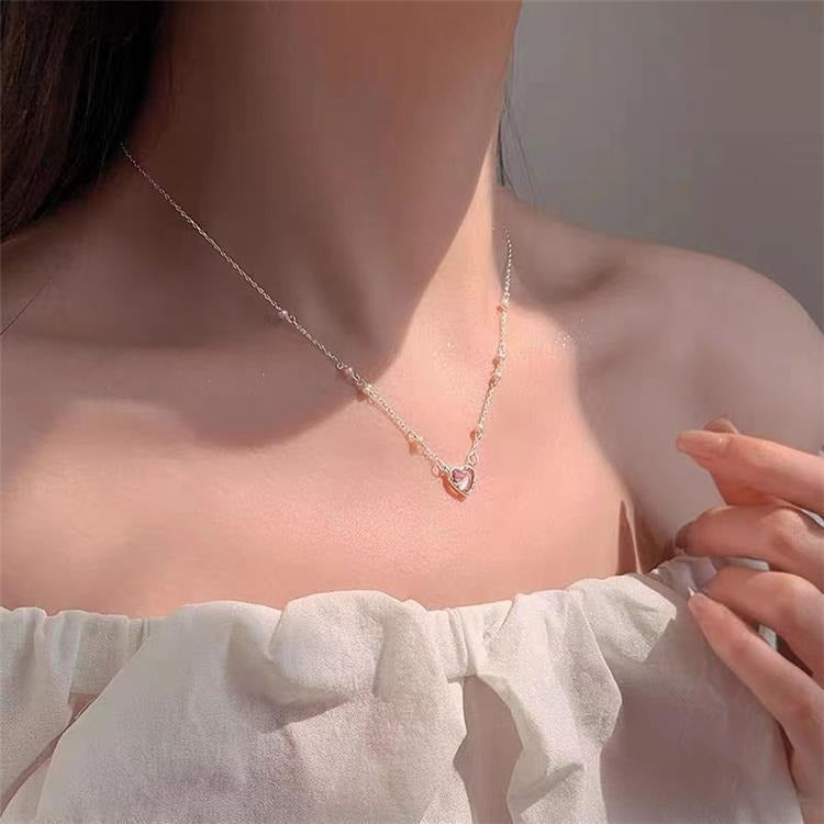 Pearl Love Necklace Women's Casual Niche Design Light Luxury High-end Clavicle Chain Gentle Necklace Accessories