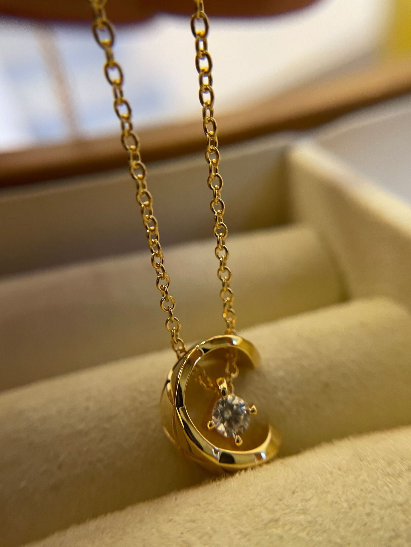 Double-Layer Necklace 2024 New Women's Sweater Chain Accessible Luxury Niche Design High-End Non-Fading Clavicle Chain Accessories