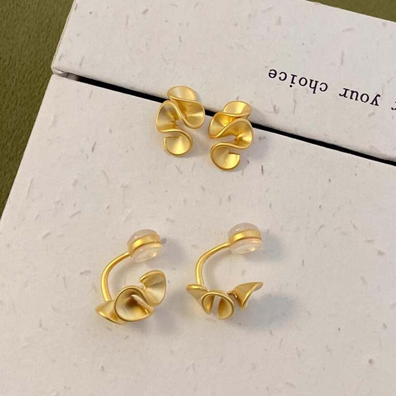 Dumb Golden Earrings Light Luxury High-end Atmospheric 2025 New Explosive Earrings Design Niche Unique Earrings for Women