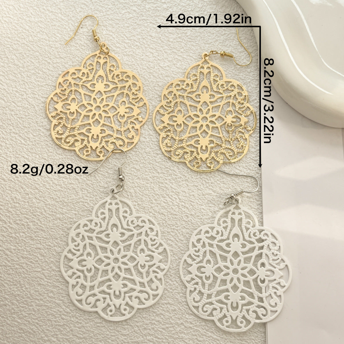 A Pair of Retro Geometric Hollow-Out Boho Earrings for Women Daily Wear