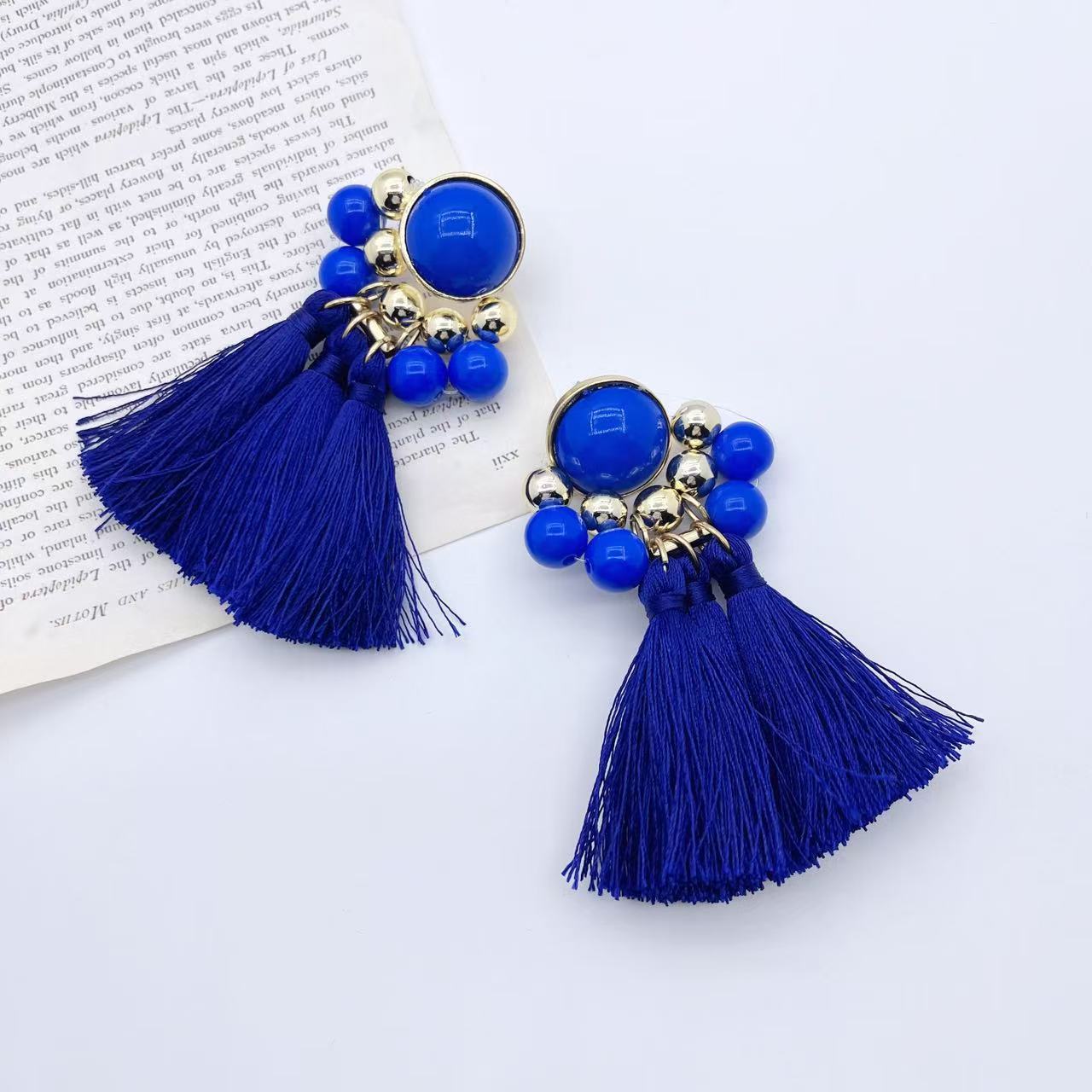 European and American New Round Pendant Earrings, Feminine Fashion, Geometric Tassel Earrings, Niche Light Luxury Earrings and Accessories