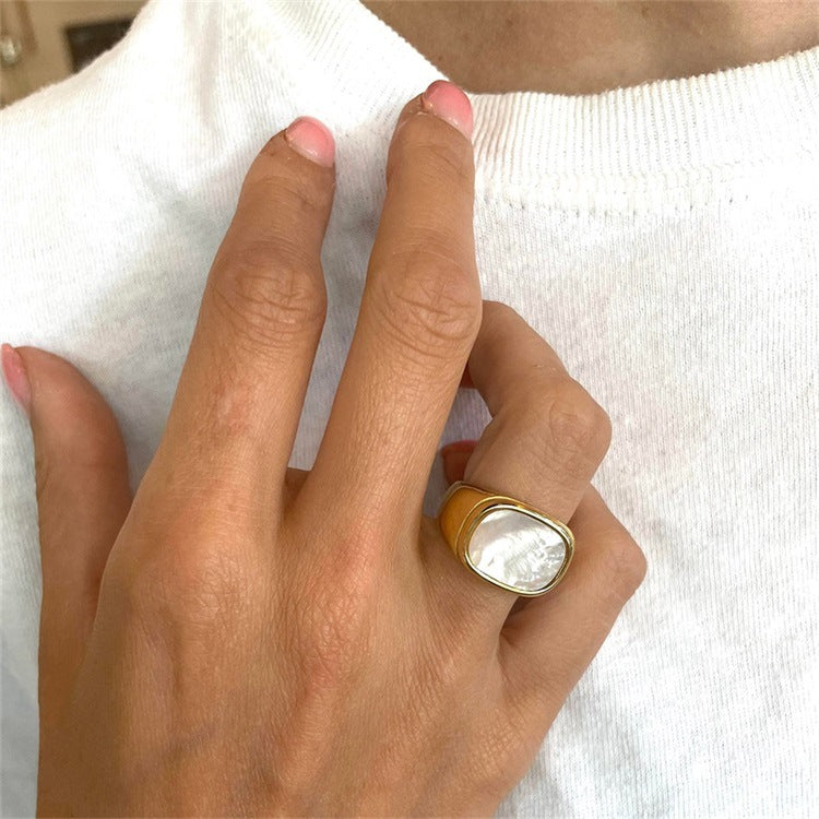 Niche Design Square White Mother-Of-Pearl Ring, Light Luxury Gold-Plated Index Finger Ring, Versatile and High-End Ring for Women