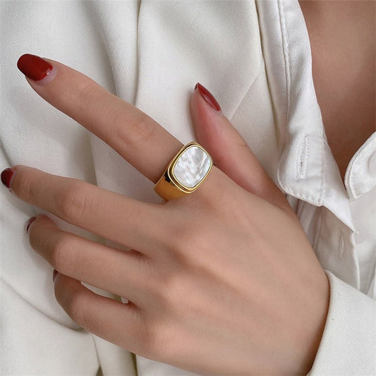 Niche Design Square White Mother-Of-Pearl Ring, Light Luxury Gold-Plated Index Finger Ring, Versatile and High-End Ring for Women
