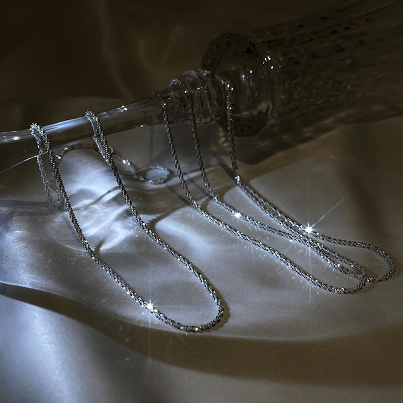 Sparkling Necklace Women's Light Luxury Niche Lockbone Chain New High-end Star Necklace Chain Simple Accessories