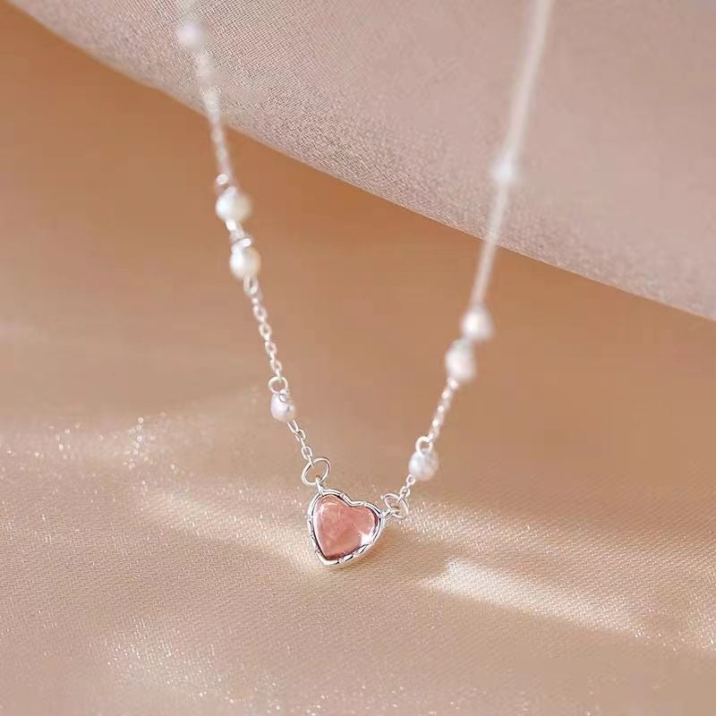 Pearl Love Necklace Women's Casual Niche Design Light Luxury High-end Clavicle Chain Gentle Necklace Accessories