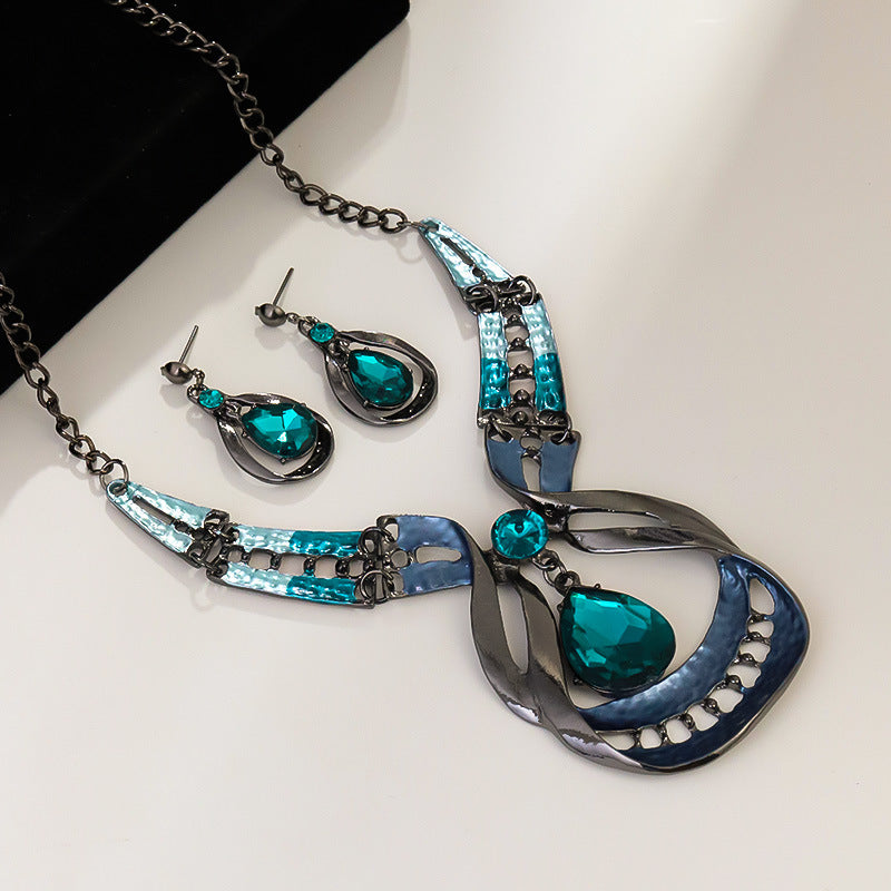 New Cross-border Exaggerated Retro Necklace suit Women Luxury Crystal Banquet Dress Accessories Collarbone Chain Factory Direct Sale