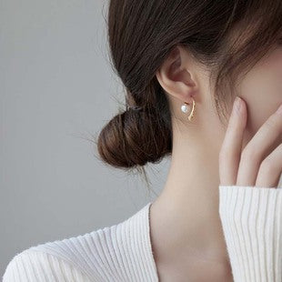Dumb Golden Earrings Light Luxury High-end Atmospheric 2025 New Explosive Earrings Design Niche Unique Earrings for Women