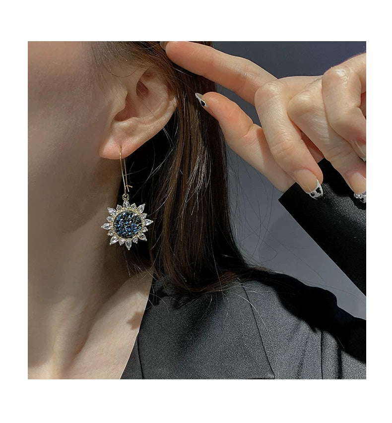 Autumn and Winter Earrings Korean Style Zircon Full Diamond Sunflower Hoop Earrings Design Trendy Internet Celebrity Earrings for Women Sparkling Diamond Circle