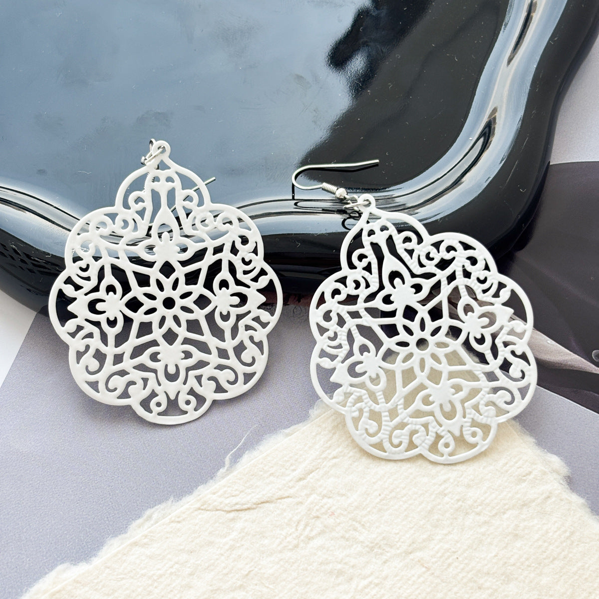 A Pair of Retro Geometric Hollow-Out Boho Earrings for Women Daily Wear