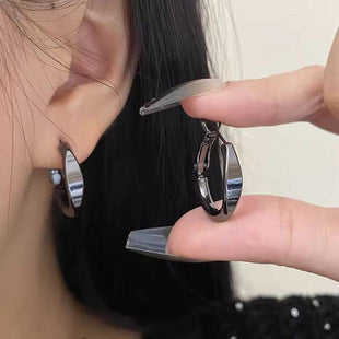 Dumb Golden Earrings Light Luxury High-end Atmospheric 2025 New Explosive Earrings Design Niche Unique Earrings for Women