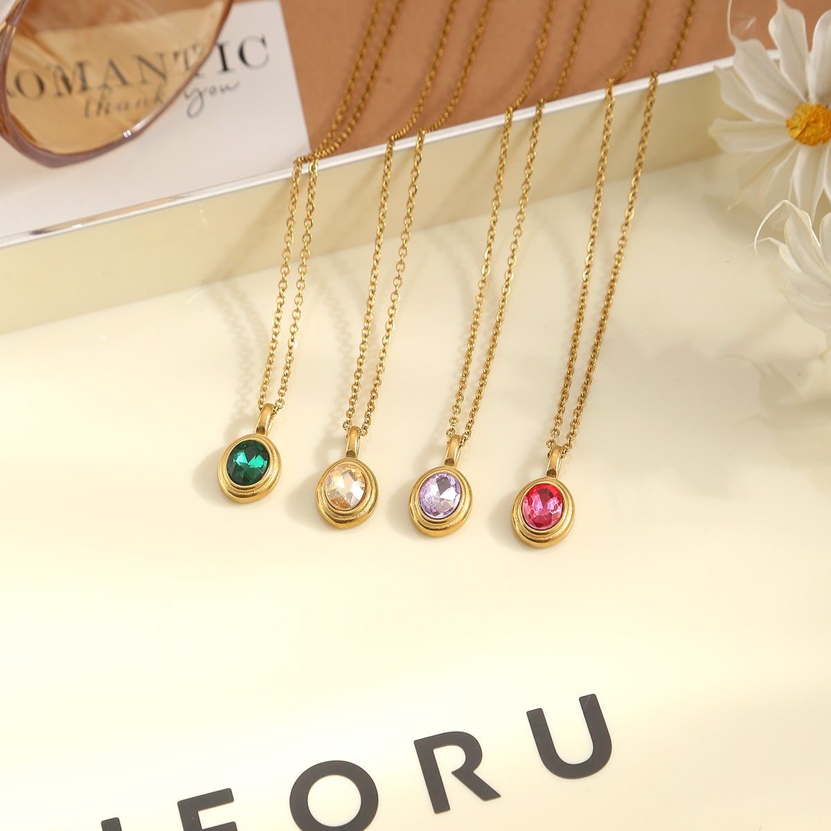 Stainless Steel French Style Ins Style Retro Oval Gem Necklace Women's Titanium Steel Light Luxury Niche Design Clavicle Chain
