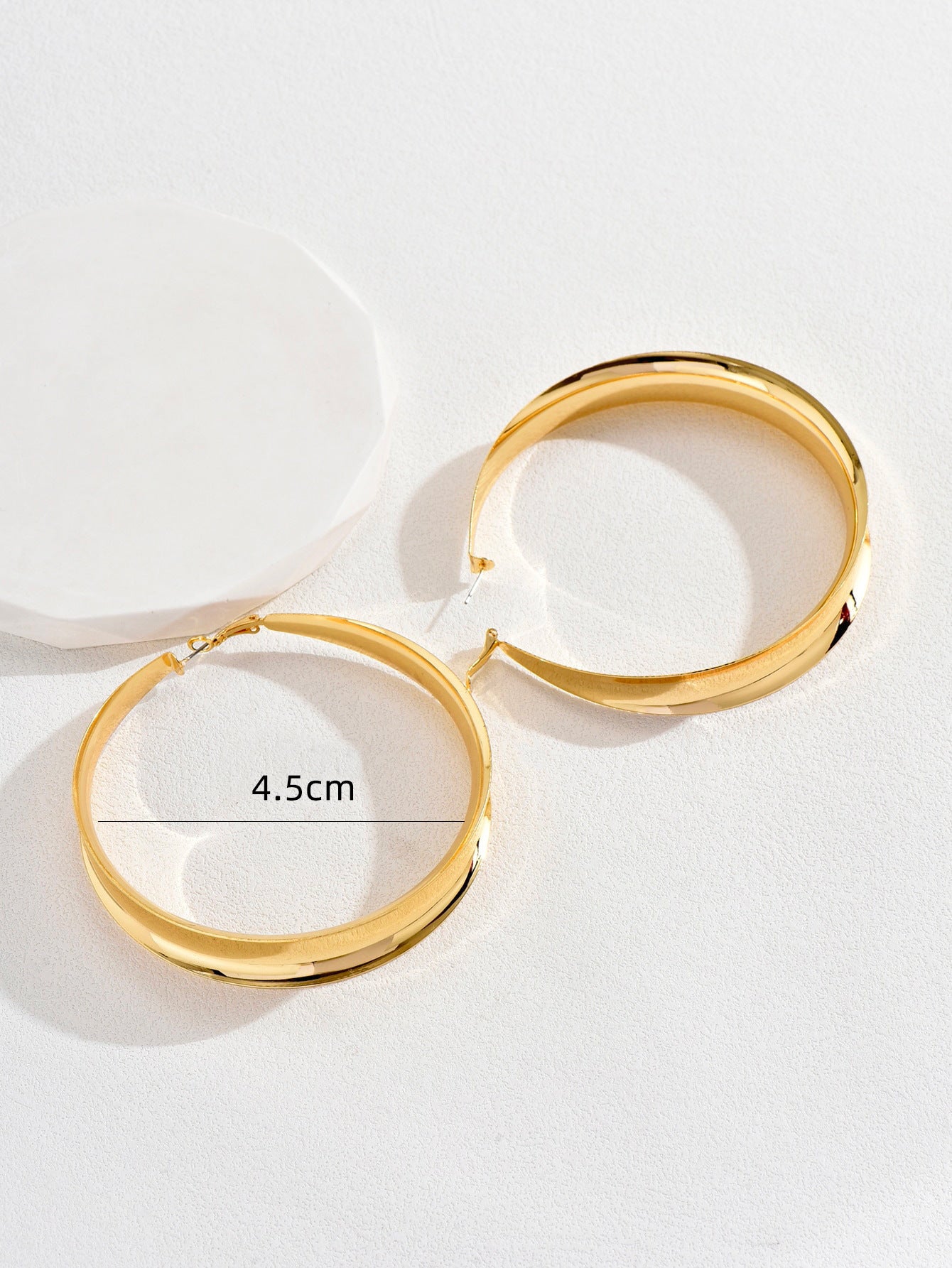 European and American simple personality exaggerated smooth earring temperament metal geometric fashion earrings high-end luxury earrings
