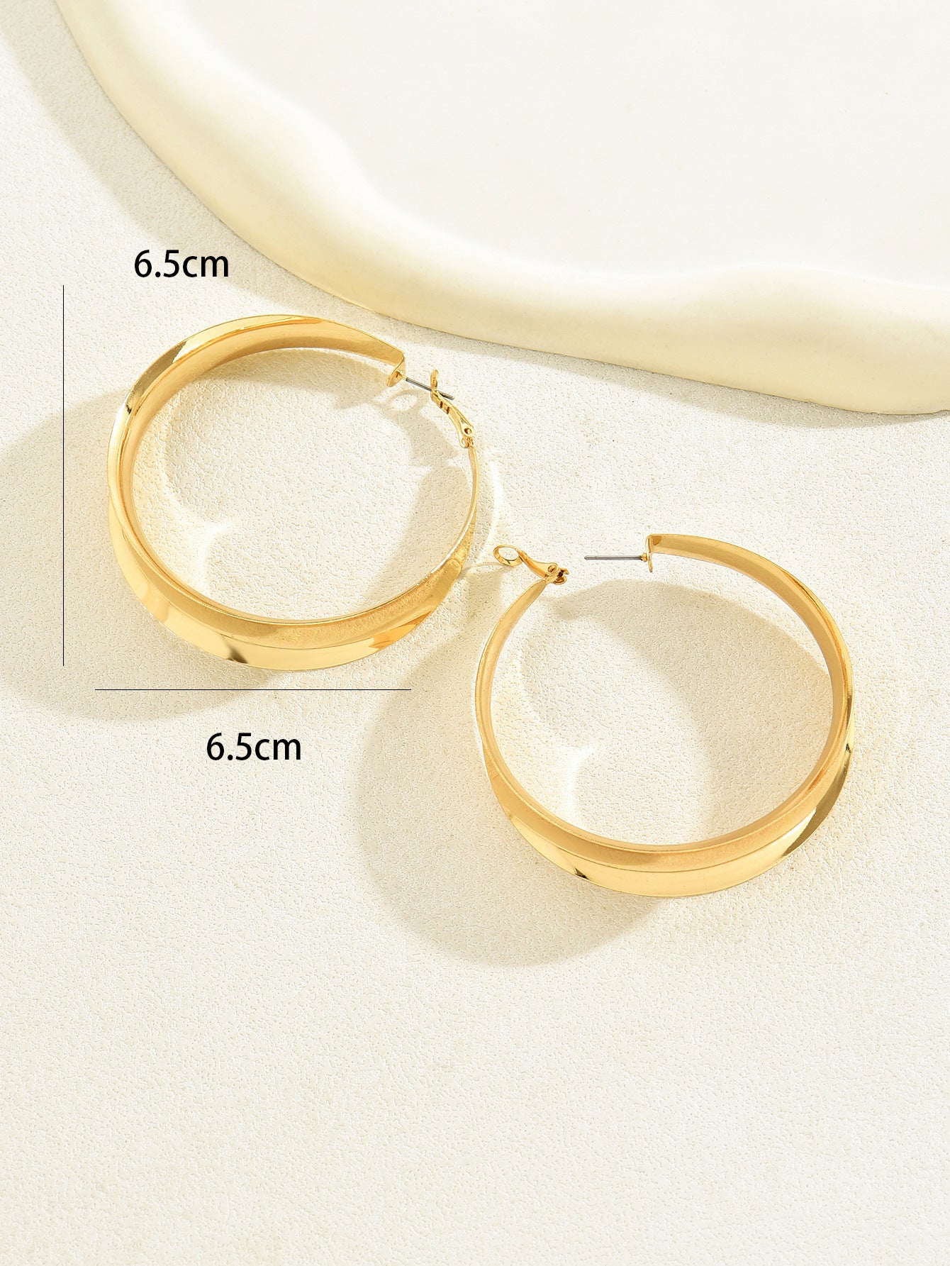 European and American simple personality exaggerated smooth earring temperament metal geometric fashion earrings high-end luxury earrings