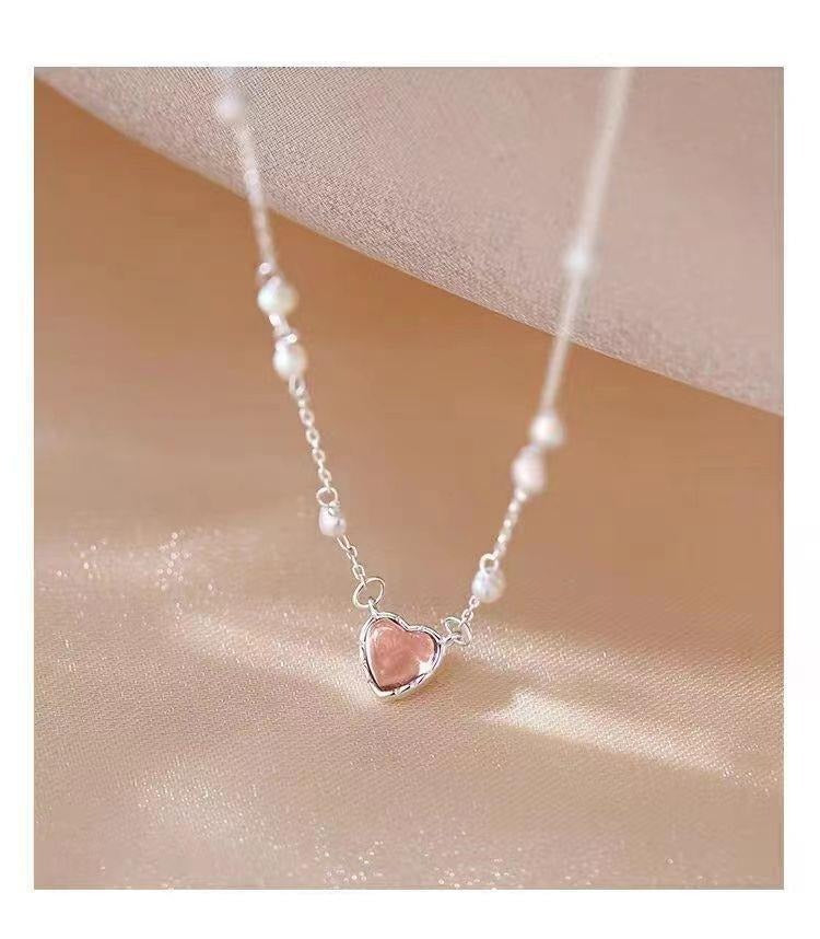 Pearl Love Necklace Women's Casual Niche Design Light Luxury High-end Clavicle Chain Gentle Necklace Accessories