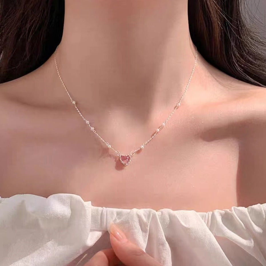 Pearl Love Necklace Women's Casual Niche Design Light Luxury High-end Clavicle Chain Gentle Necklace Accessories