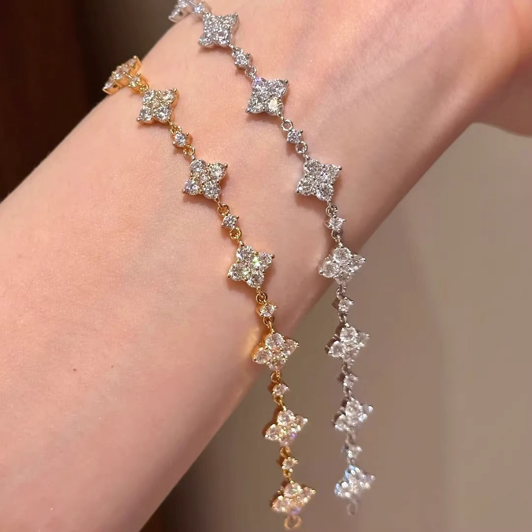 Broken Diamond Four-Leaf Clover Bracelet for Women, Light Luxury and Exquisite Jewelry, Super Flash Zircon Flower Bracelet, Versatile Design Accessories