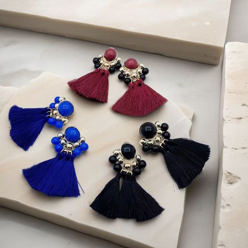 European and American New Round Pendant Earrings, Feminine Fashion, Geometric Tassel Earrings, Niche Light Luxury Earrings and Accessories