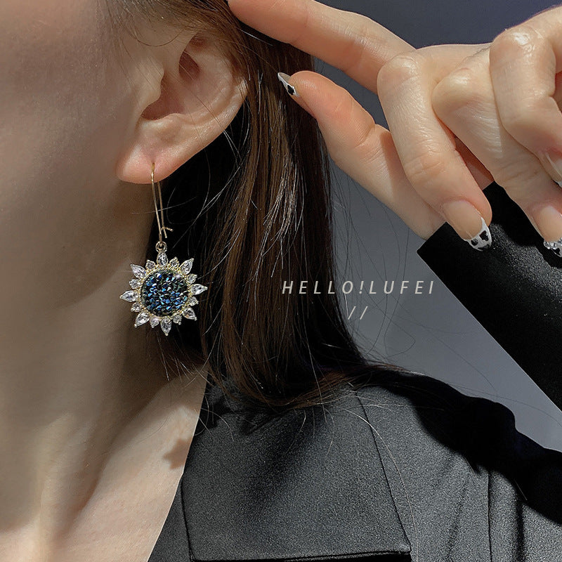 Autumn and Winter Earrings Korean Style Zircon Full Diamond Sunflower Hoop Earrings Design Trendy Internet Celebrity Earrings for Women Sparkling Diamond Circle
