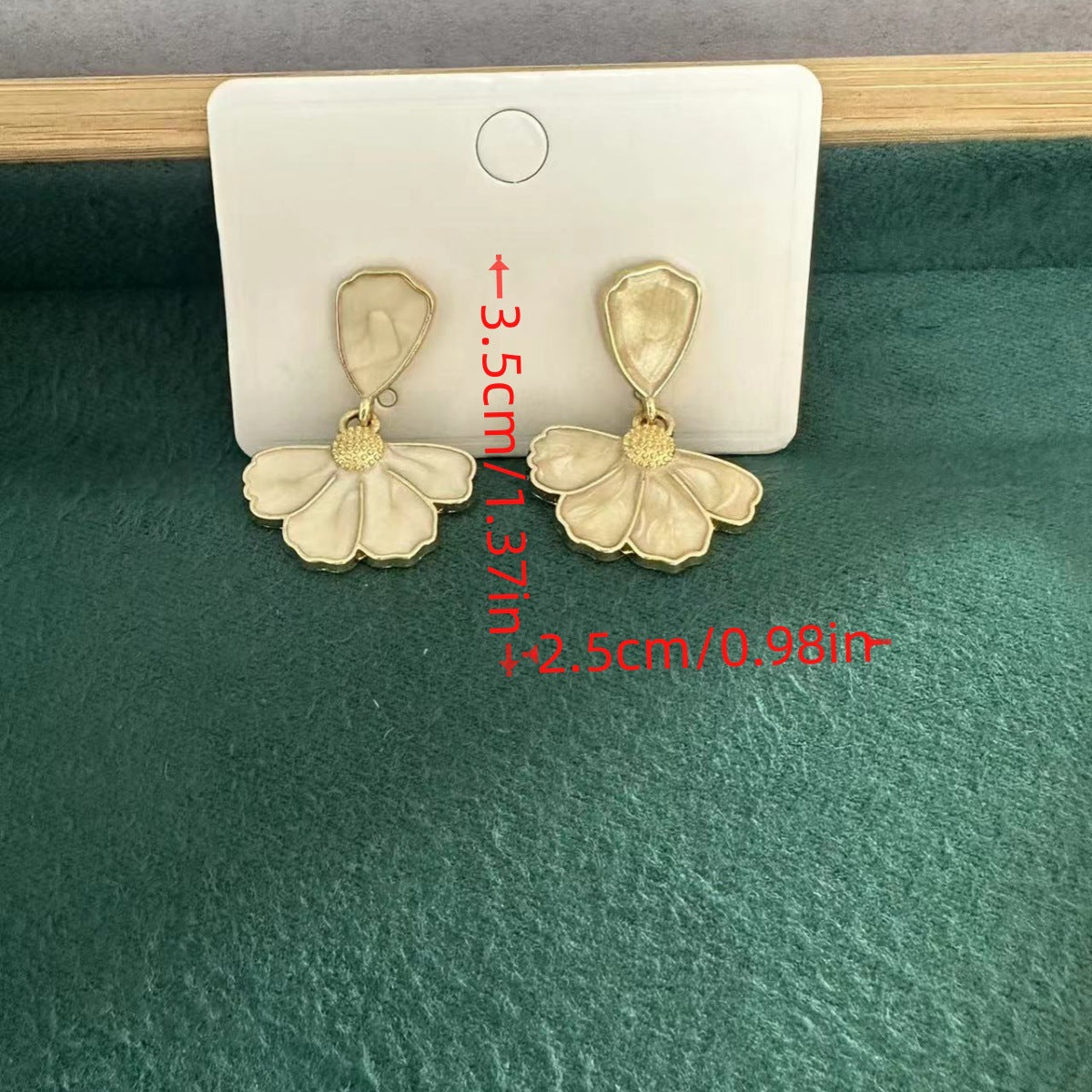 2024 a fan leaf zinc alloy one love women's earrings drop oil high-end sense Joker ladies jewelry direct sales