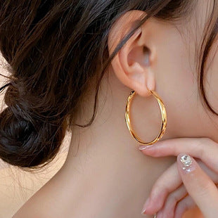 European and American New Full Diamond Circle Earrings Niche Light Luxury Design Sense Earrings Female Temperament Exaggerated Circle Fashion Earrings