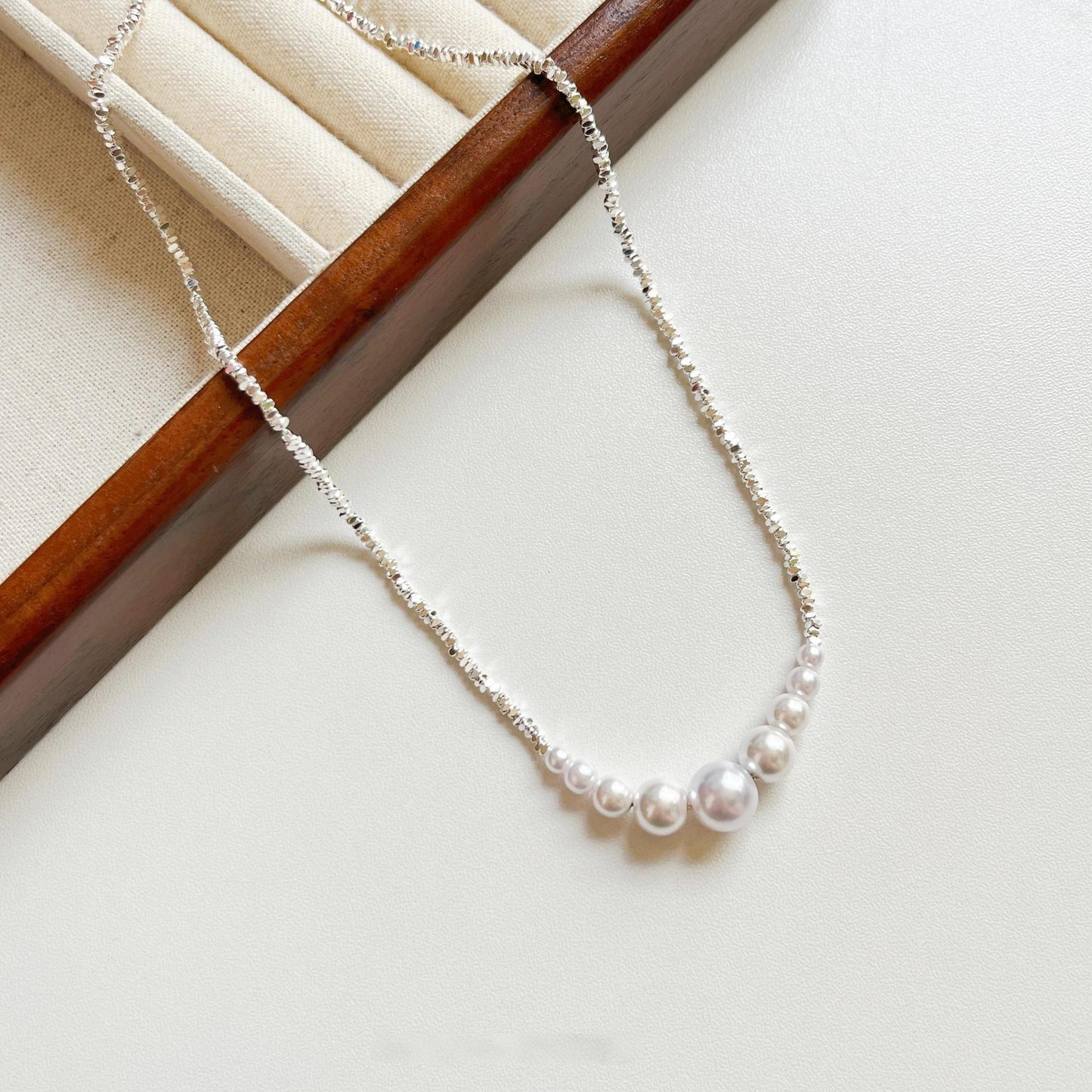 Broken Silver Pearl Necklace Women's Popular Accessible Luxury Niche Versatile Jewelry Design Clavicle Chain High-End Neck Necklace Accessories