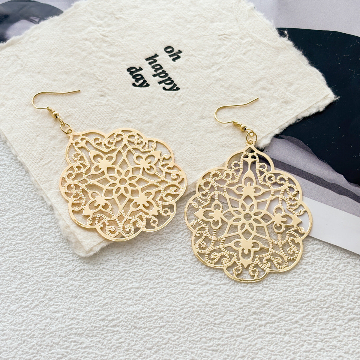 A Pair of Retro Geometric Hollow-Out Boho Earrings for Women Daily Wear