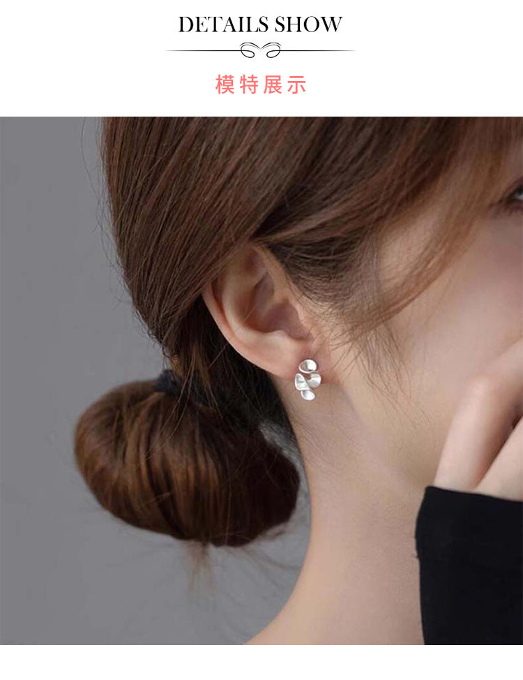 Dumb Golden Earrings Light Luxury High-end Atmospheric 2025 New Explosive Earrings Design Niche Unique Earrings for Women