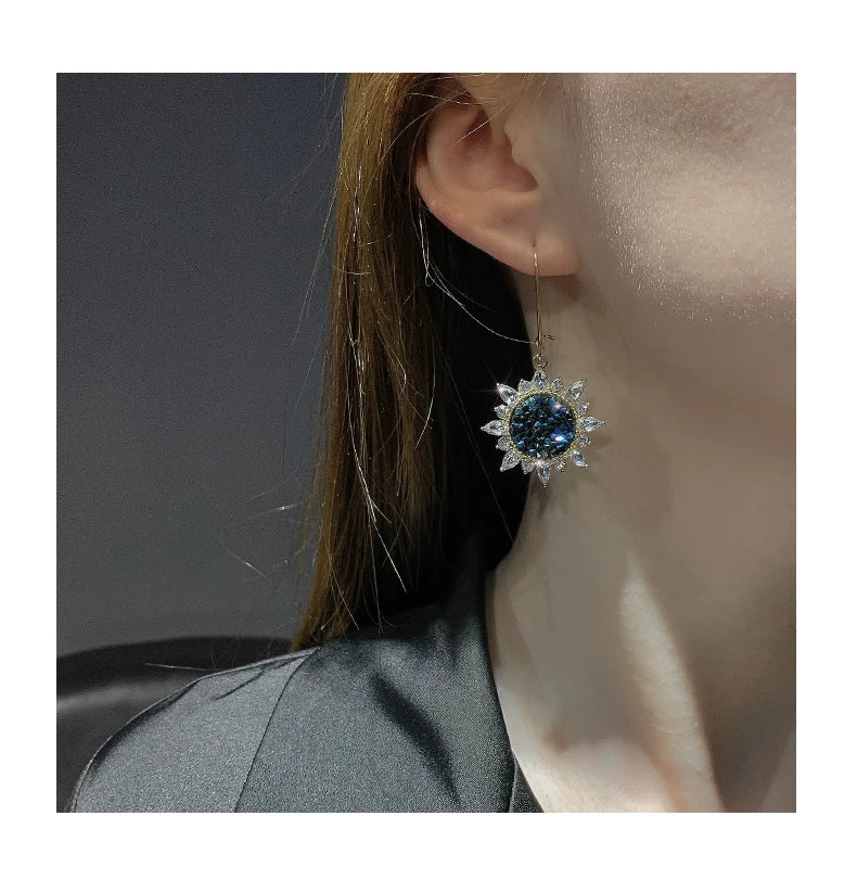 Autumn and Winter Earrings Korean Style Zircon Full Diamond Sunflower Hoop Earrings Design Trendy Internet Celebrity Earrings for Women Sparkling Diamond Circle